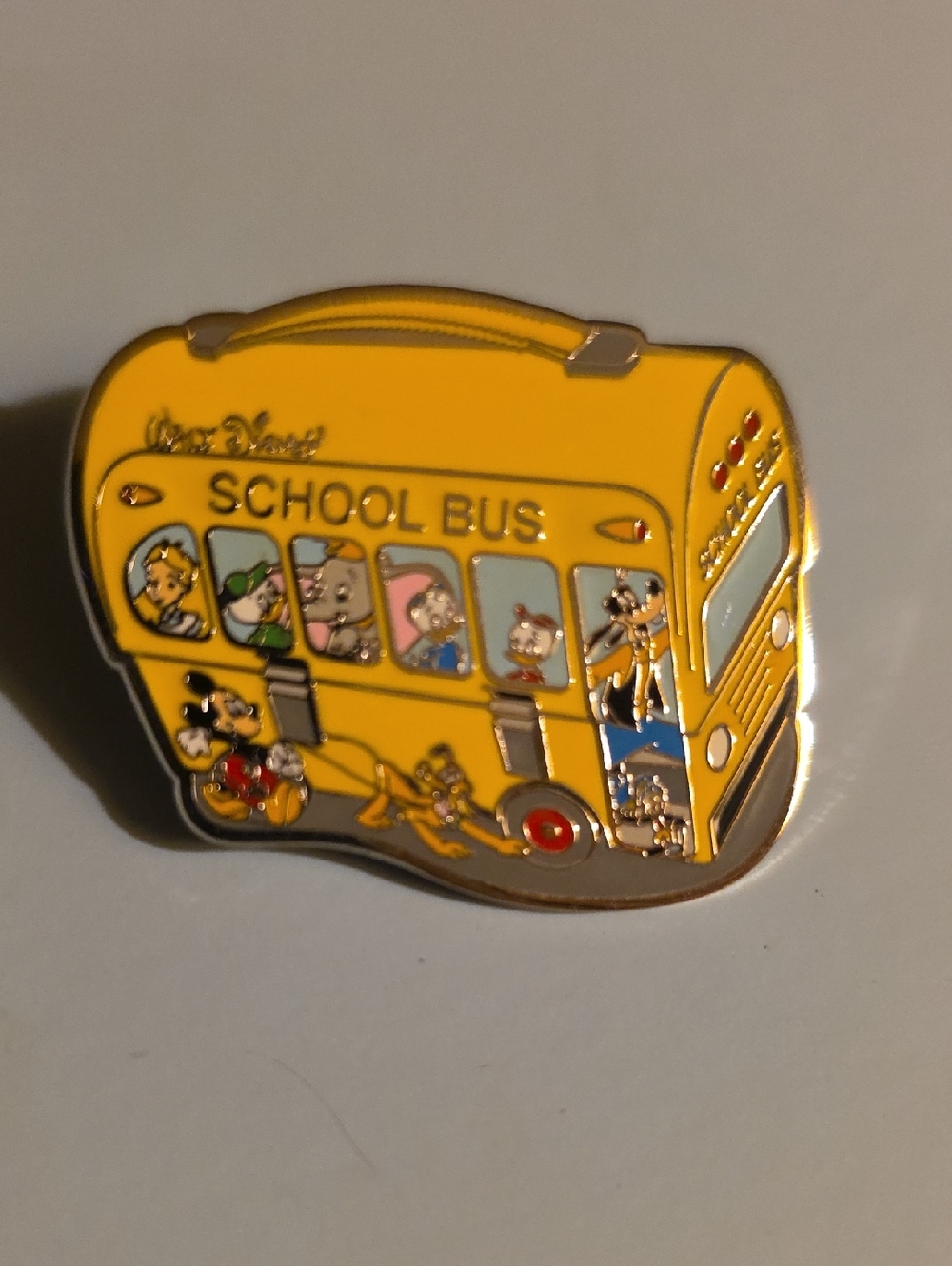 Disney Pin LE 2002 Disneyland Vintage Lunch Box School Bus Mickey Goofy NEW